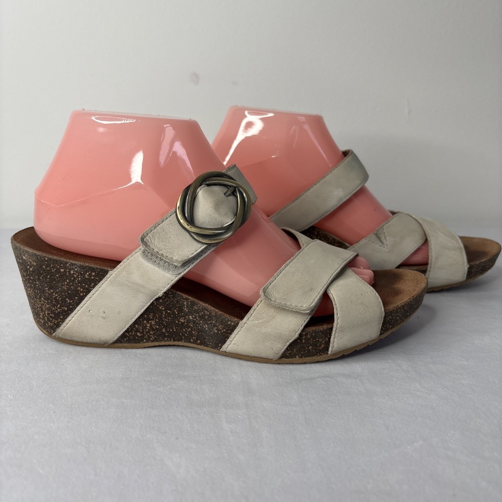Dansko Shoes Women 40 Beige Wedge Sandals Nubuk Hook Loop Comfort